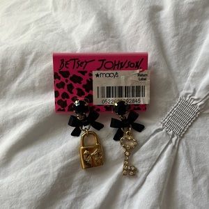 NWT Betsey Johnson Earrings